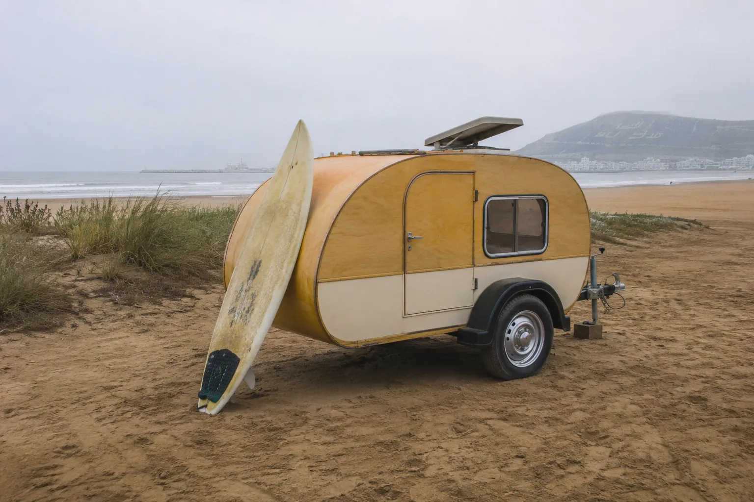 Le Souss — caravane teardrop compacte fabriquée au Maroc